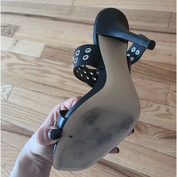 Zara sandals - Picture 3 of 3